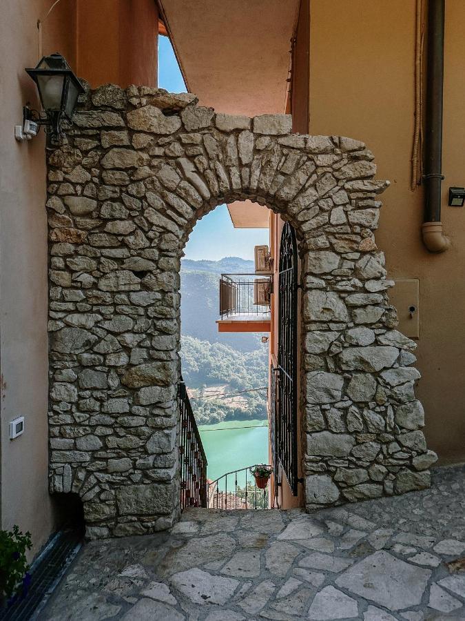 Lago Del Turano - La Taverna Con Cucina Open Space E Free Wi-Fi Ascrea Dış mekan fotoğraf